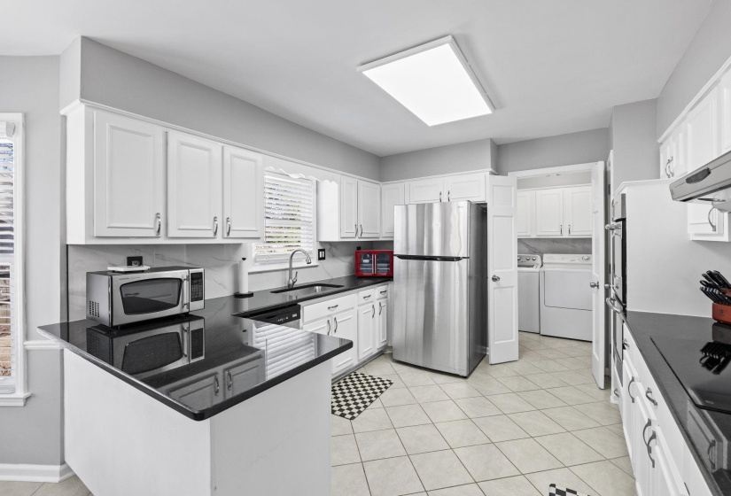 7964 DOVIE LN, Germantown, Tennessee 38138, 5 Bedrooms Bedrooms, 12 Rooms Rooms,3.1 BathroomsBathrooms,Residential,For Sale,DOVIE,10213223