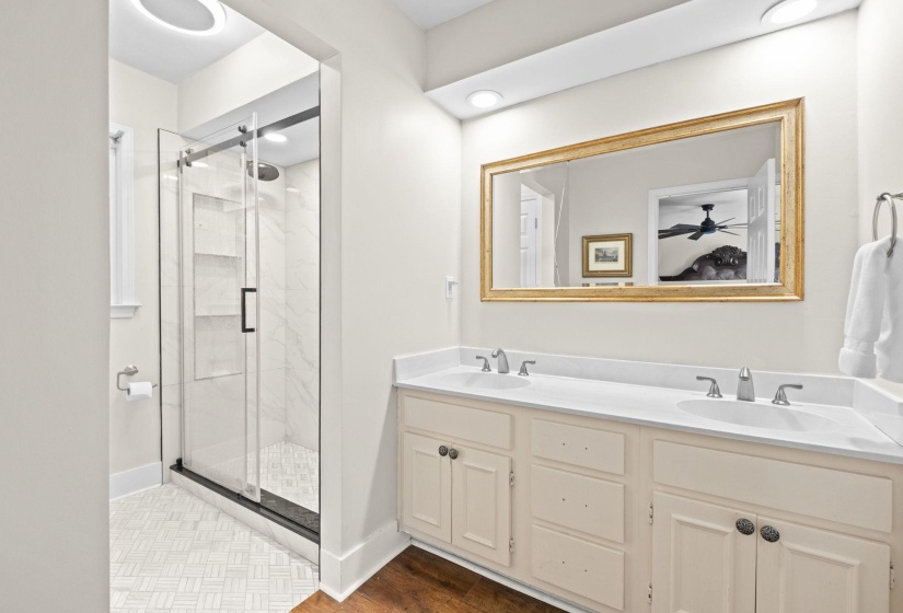 7964 DOVIE LN, Germantown, Tennessee 38138, 5 Bedrooms Bedrooms, 12 Rooms Rooms,3.1 BathroomsBathrooms,Residential,For Sale,DOVIE,10213223