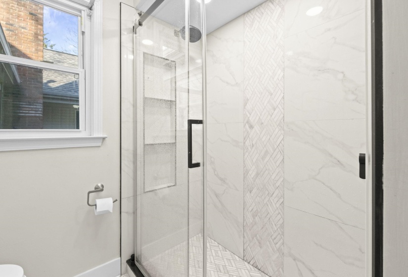 7964 DOVIE LN, Germantown, Tennessee 38138, 5 Bedrooms Bedrooms, 12 Rooms Rooms,3.1 BathroomsBathrooms,Residential,For Sale,DOVIE,10213223