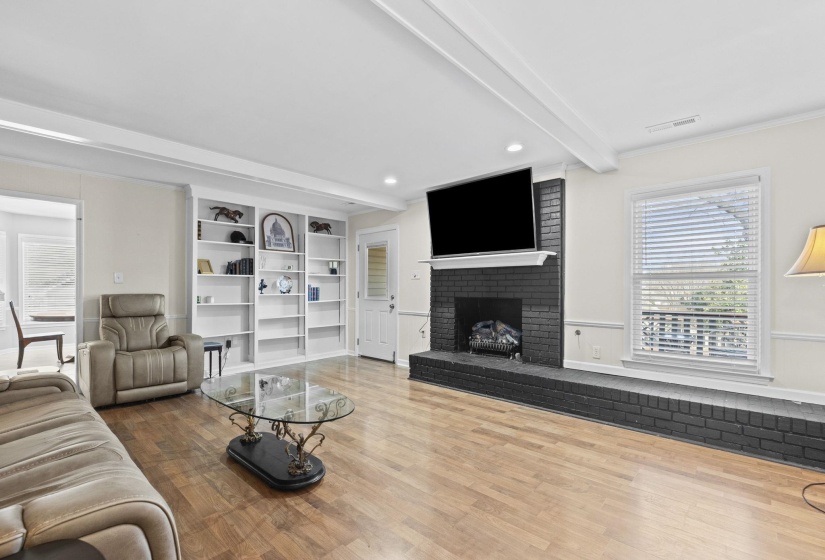 7964 DOVIE LN, Germantown, Tennessee 38138, 5 Bedrooms Bedrooms, 12 Rooms Rooms,3.1 BathroomsBathrooms,Residential,For Sale,DOVIE,10213223