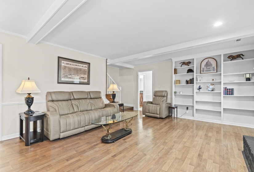 7964 DOVIE LN, Germantown, Tennessee 38138, 5 Bedrooms Bedrooms, 12 Rooms Rooms,3.1 BathroomsBathrooms,Residential,For Sale,DOVIE,10213223