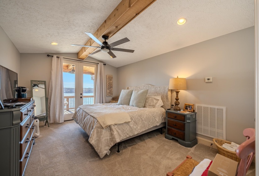 75C OASIS LN, Savannah, Tennessee 38372, 4 Bedrooms Bedrooms, 8 Rooms Rooms,3.1 BathroomsBathrooms,Residential,For Sale,OASIS,10213248