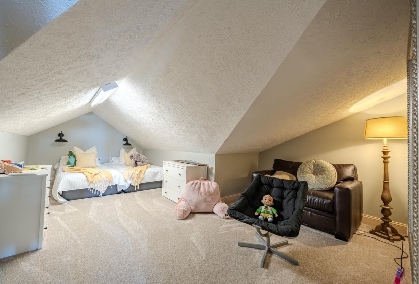 75C OASIS LN, Savannah, Tennessee 38372, 4 Bedrooms Bedrooms, 8 Rooms Rooms,3.1 BathroomsBathrooms,Residential,For Sale,OASIS,10213248