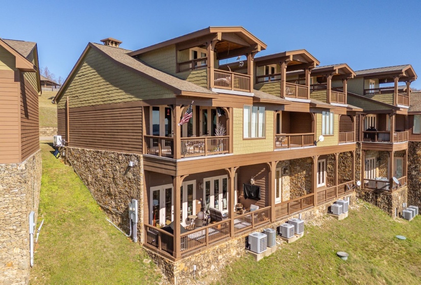 75C OASIS LN, Savannah, Tennessee 38372, 4 Bedrooms Bedrooms, 8 Rooms Rooms,3.1 BathroomsBathrooms,Residential,For Sale,OASIS,10213248