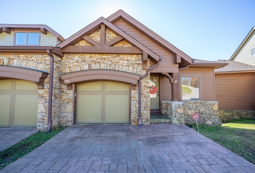 75C OASIS LN, Savannah, Tennessee 38372, 4 Bedrooms Bedrooms, 8 Rooms Rooms,3.1 BathroomsBathrooms,Residential,For Sale,OASIS,10213248