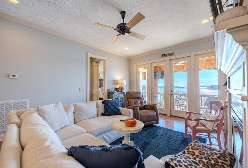 75C OASIS LN, Savannah, Tennessee 38372, 4 Bedrooms Bedrooms, 8 Rooms Rooms,3.1 BathroomsBathrooms,Residential,For Sale,OASIS,10213248