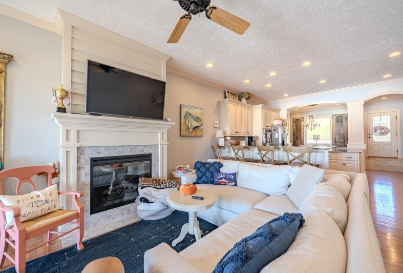 75C OASIS LN, Savannah, Tennessee 38372, 4 Bedrooms Bedrooms, 8 Rooms Rooms,3.1 BathroomsBathrooms,Residential,For Sale,OASIS,10213248