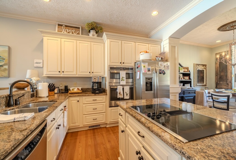 75C OASIS LN, Savannah, Tennessee 38372, 4 Bedrooms Bedrooms, 8 Rooms Rooms,3.1 BathroomsBathrooms,Residential,For Sale,OASIS,10213248