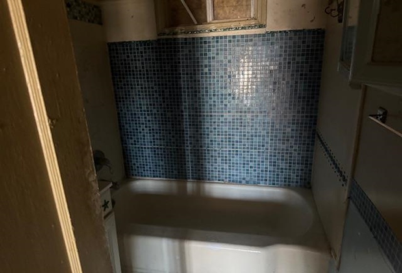 1745 OZAN ST, Memphis, Tennessee 38108, 3 Bedrooms Bedrooms, 6 Rooms Rooms,1 BathroomBathrooms,Residential,For Sale,OZAN,10213264