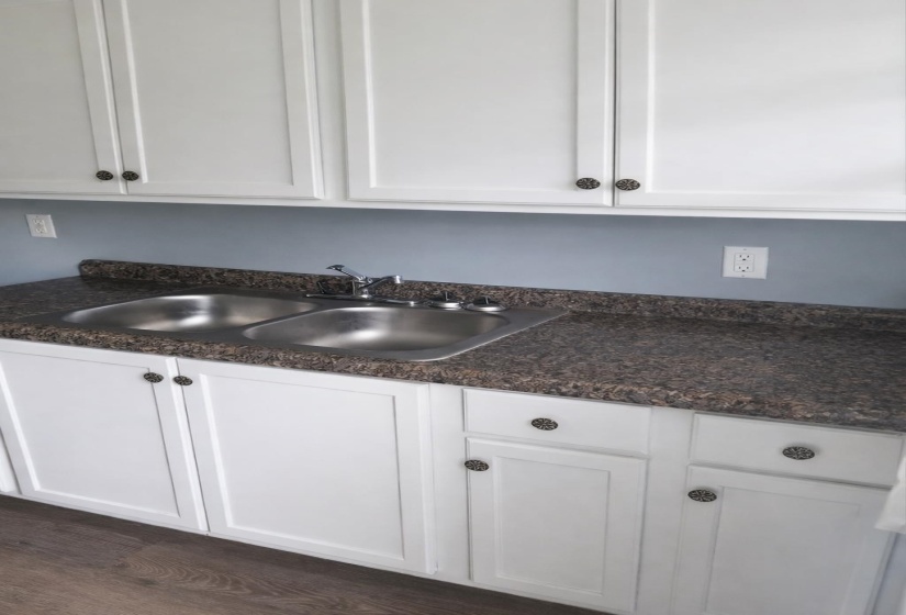 3654 KEARNEY AVE, Memphis, Tennessee 38111, 2 Bedrooms Bedrooms, ,1 BathroomBathrooms,Duplexes,For Sale,KEARNEY,10213271