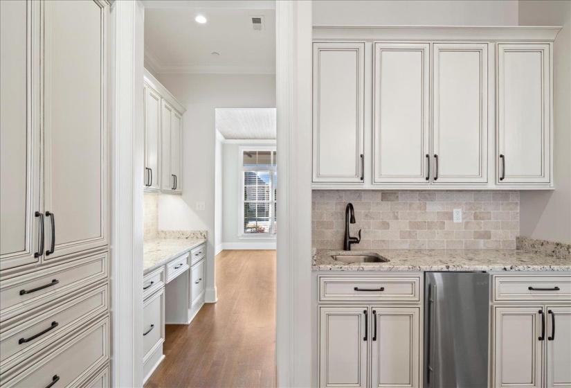 1698 PADINGTON PARK LN, Germantown, Tennessee 38138, 4 Bedrooms Bedrooms, 9 Rooms Rooms,3.1 BathroomsBathrooms,Residential,For Sale,PADINGTON PARK,10213265