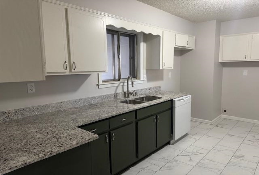 2863 RANDY CV, Memphis, Tennessee 38118, 4 Bedrooms Bedrooms, 7 Rooms Rooms,1.1 BathroomsBathrooms,Residential,For Sale,RANDY,10213298