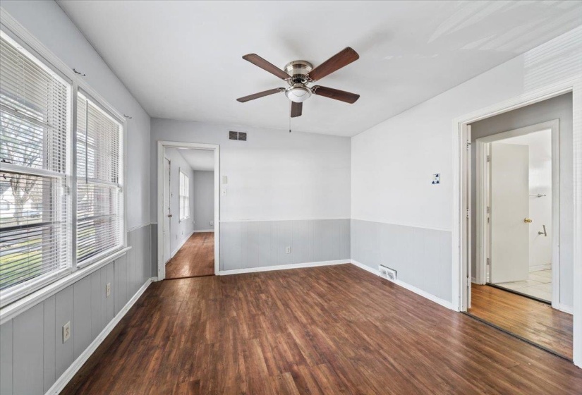 1821 DALE LAVERN RD, Memphis, Tennessee 38116, 5 Bedrooms Bedrooms, 7 Rooms Rooms,2 BathroomsBathrooms,Residential,For Sale,DALE LAVERN,10213306