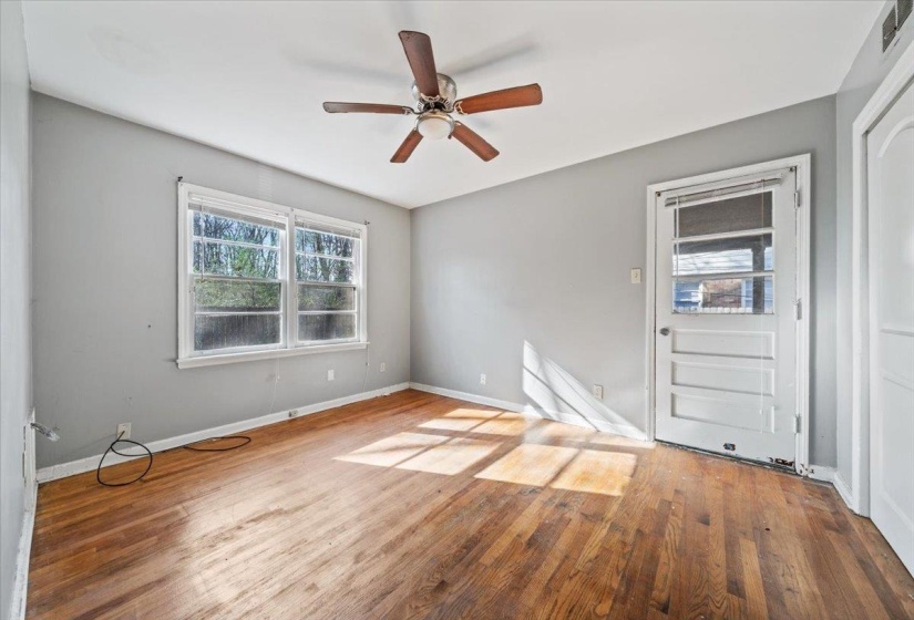 1821 DALE LAVERN RD, Memphis, Tennessee 38116, 5 Bedrooms Bedrooms, 7 Rooms Rooms,2 BathroomsBathrooms,Residential,For Sale,DALE LAVERN,10213306