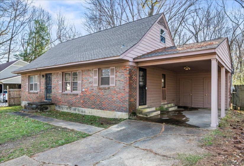 1821 DALE LAVERN RD, Memphis, Tennessee 38116, 5 Bedrooms Bedrooms, 7 Rooms Rooms,2 BathroomsBathrooms,Residential,For Sale,DALE LAVERN,10213306