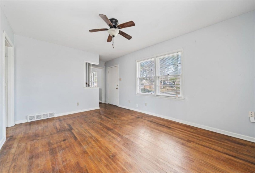 1821 DALE LAVERN RD, Memphis, Tennessee 38116, 5 Bedrooms Bedrooms, 7 Rooms Rooms,2 BathroomsBathrooms,Residential,For Sale,DALE LAVERN,10213306