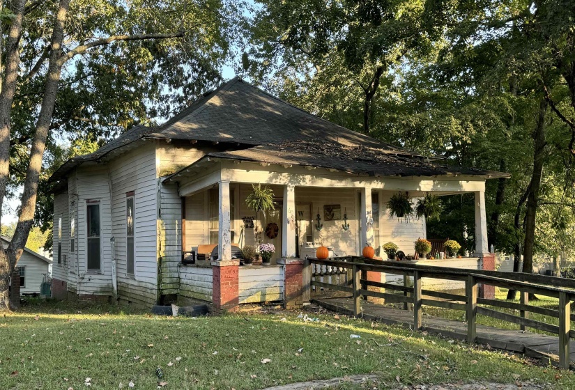 71 4TH ST, Gates, Tennessee 38037, 2 Bedrooms Bedrooms, 6 Rooms Rooms,1 BathroomBathrooms,Residential,For Sale,4TH,10213312