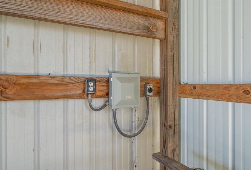 Detailed view of wood walls