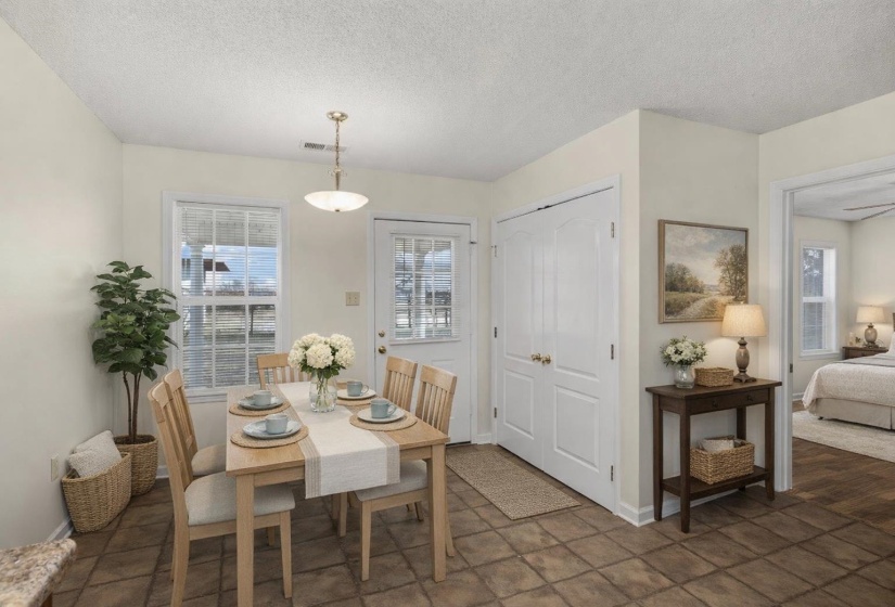 Staged Pic of eat-in kitchen area.
