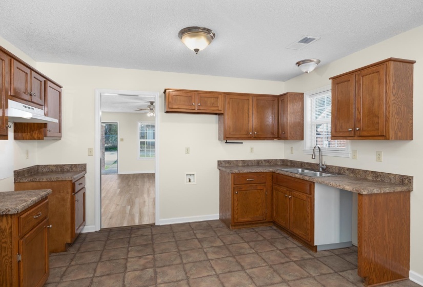 212 FEEZOR ST, Covington, Tennessee 38019, 3 Bedrooms Bedrooms, 5 Rooms Rooms,2 BathroomsBathrooms,Residential,For Sale,FEEZOR,10213377
