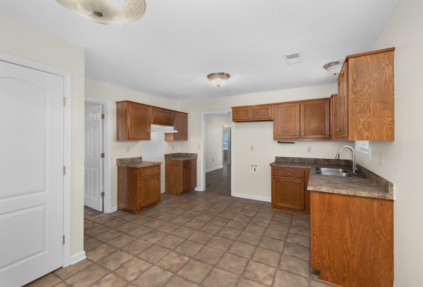 212 FEEZOR ST, Covington, Tennessee 38019, 3 Bedrooms Bedrooms, 5 Rooms Rooms,2 BathroomsBathrooms,Residential,For Sale,FEEZOR,10213377