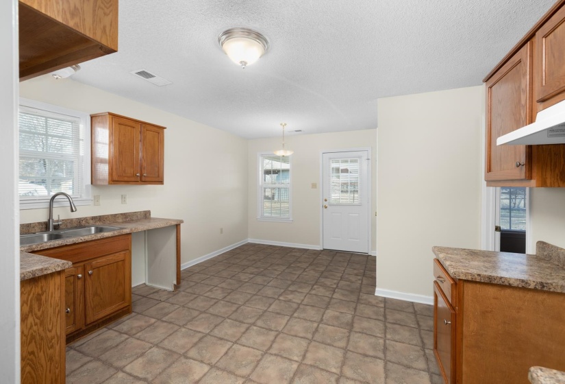 212 FEEZOR ST, Covington, Tennessee 38019, 3 Bedrooms Bedrooms, 5 Rooms Rooms,2 BathroomsBathrooms,Residential,For Sale,FEEZOR,10213377