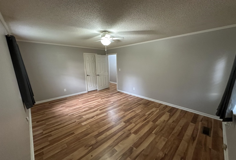 335 SHELLY AVE, Dyersburg, Tennessee 38024-5235, 3 Bedroom Bedrooms, 7 Room Rooms,1.1 BathroomBathrooms,Residential,For Sale,SHELLY,0,10213480