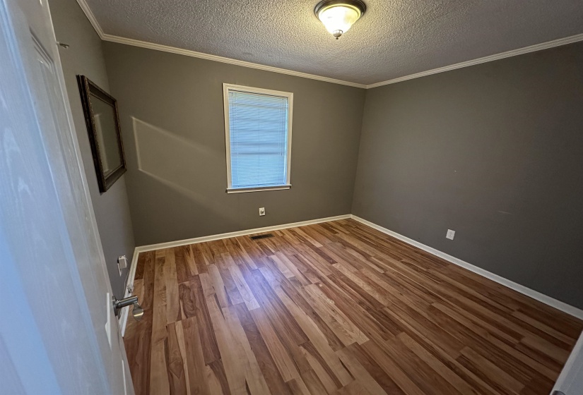 335 SHELLY AVE, Dyersburg, Tennessee 38024-5235, 3 Bedroom Bedrooms, 7 Room Rooms,1.1 BathroomBathrooms,Residential,For Sale,SHELLY,0,10213480