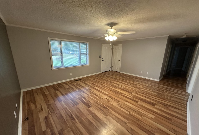 335 SHELLY AVE, Dyersburg, Tennessee 38024-5235, 3 Bedroom Bedrooms, 7 Room Rooms,1.1 BathroomBathrooms,Residential,For Sale,SHELLY,0,10213480