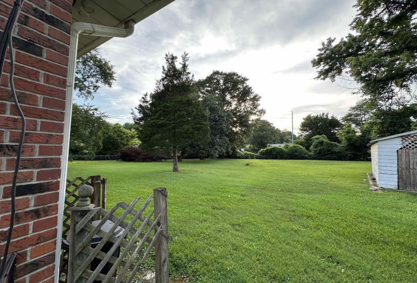 335 SHELLY AVE, Dyersburg, Tennessee 38024-5235, 3 Bedroom Bedrooms, 7 Room Rooms,1.1 BathroomBathrooms,Residential,For Sale,SHELLY,0,10213480