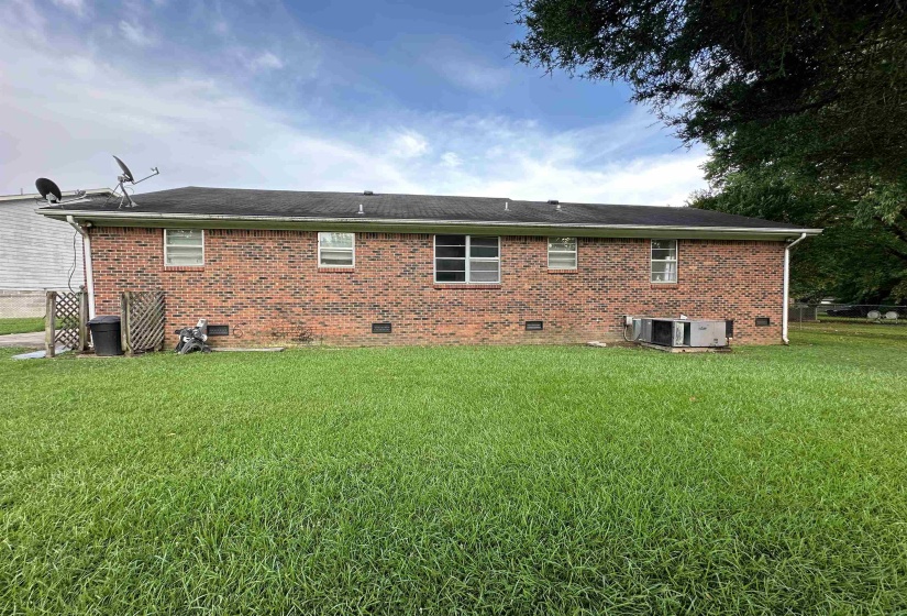335 SHELLY AVE, Dyersburg, Tennessee 38024-5235, 3 Bedroom Bedrooms, 7 Room Rooms,1.1 BathroomBathrooms,Residential,For Sale,SHELLY,0,10213480