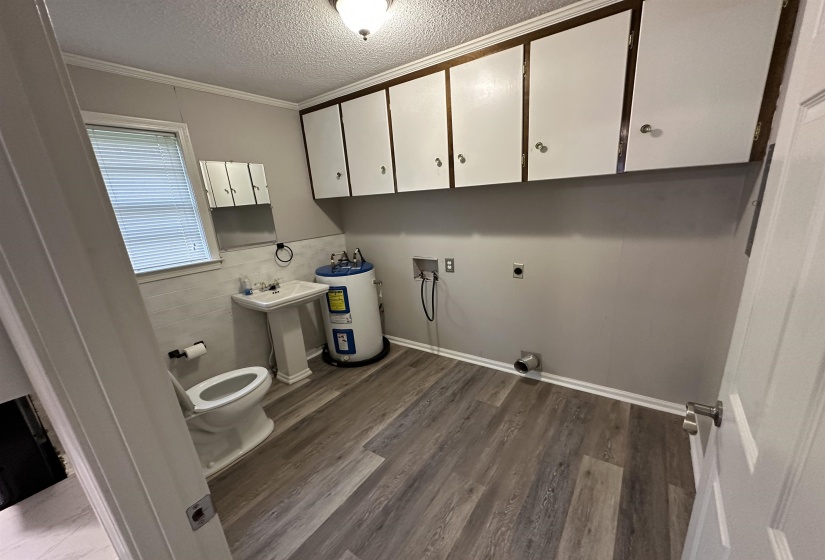 335 SHELLY AVE, Dyersburg, Tennessee 38024-5235, 3 Bedroom Bedrooms, 7 Room Rooms,1.1 BathroomBathrooms,Residential,For Sale,SHELLY,0,10213480