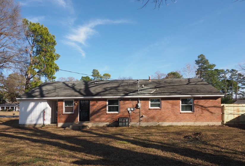 3825 RANGE LINE RD, Memphis, Tennessee 38127, 3 Bedrooms Bedrooms, 5 Rooms Rooms,1 BathroomBathrooms,Residential,For Sale,RANGE LINE,10213532