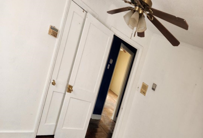 140 TEMPLE AVE, Memphis, Tennessee 38109, 2 Bedrooms Bedrooms, 4 Rooms Rooms,1 BathroomBathrooms,Residential,For Sale,TEMPLE,10213537