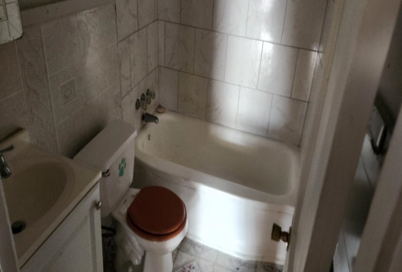 140 TEMPLE AVE, Memphis, Tennessee 38109, 2 Bedrooms Bedrooms, 4 Rooms Rooms,1 BathroomBathrooms,Residential,For Sale,TEMPLE,10213537