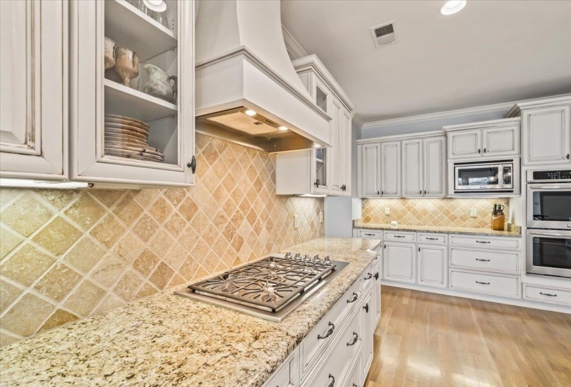 712 BRISTON LN, Collierville, Tennessee 38017, 5 Bedrooms Bedrooms, 12 Rooms Rooms,4.1 BathroomsBathrooms,Residential,For Sale,BRISTON,10213556