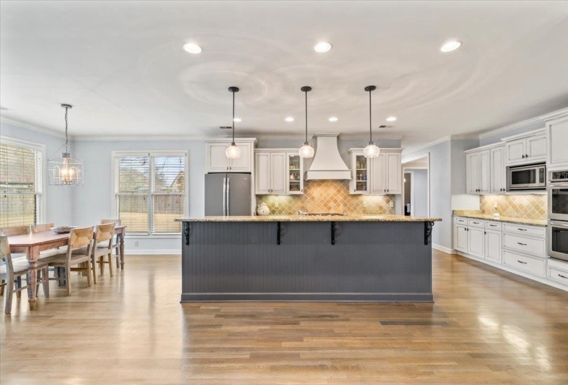 712 BRISTON LN, Collierville, Tennessee 38017, 5 Bedrooms Bedrooms, 12 Rooms Rooms,4.1 BathroomsBathrooms,Residential,For Sale,BRISTON,10213556