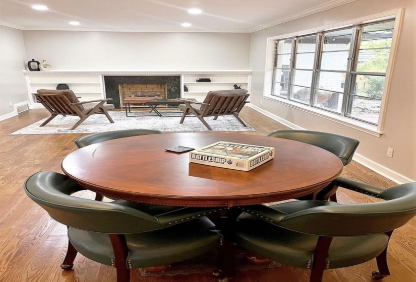 1077 PERKINS RD, Memphis, Tennessee 38117, 3 Bedrooms Bedrooms, 8 Rooms Rooms,2 BathroomsBathrooms,Rental Properties,For Sale,PERKINS,10213570