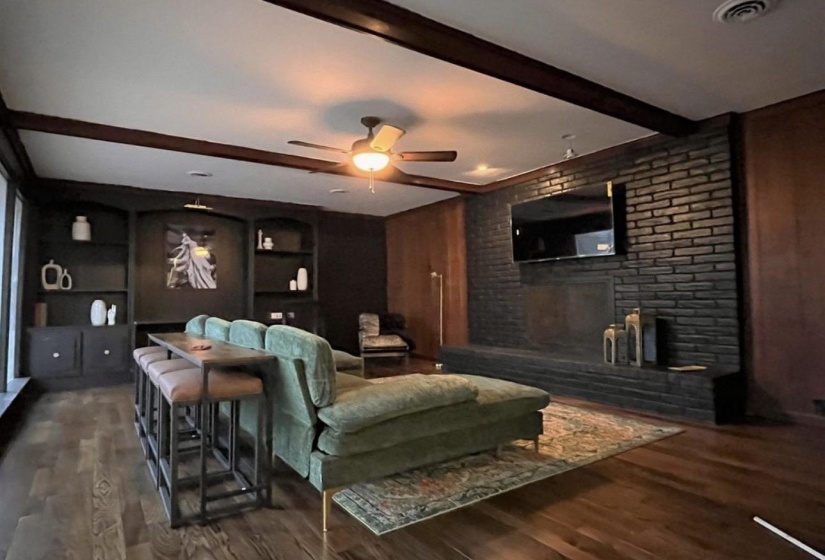 1077 PERKINS RD, Memphis, Tennessee 38117, 3 Bedrooms Bedrooms, 8 Rooms Rooms,2 BathroomsBathrooms,Rental Properties,For Sale,PERKINS,10213570