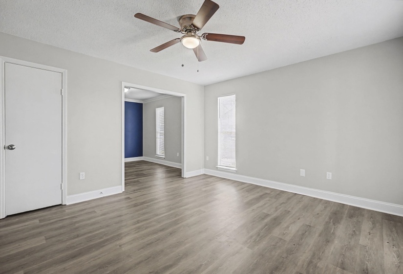 3213 RIDGEMONT AVE, Memphis, Tennessee 38128, 3 Bedrooms Bedrooms, 6 Rooms Rooms,2 BathroomsBathrooms,Residential,For Sale,RIDGEMONT,10213609