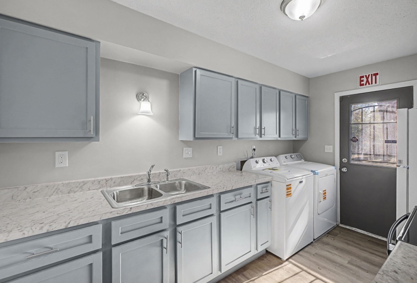 3213 RIDGEMONT AVE, Memphis, Tennessee 38128, 3 Bedrooms Bedrooms, 6 Rooms Rooms,2 BathroomsBathrooms,Residential,For Sale,RIDGEMONT,10213609