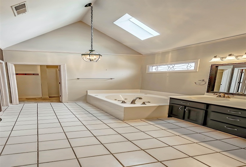 660 WESTON DR, Collierville, Tennessee 38017, 5 Bedrooms Bedrooms, 9 Rooms Rooms,3.1 BathroomsBathrooms,Residential,For Sale,WESTON,10212823