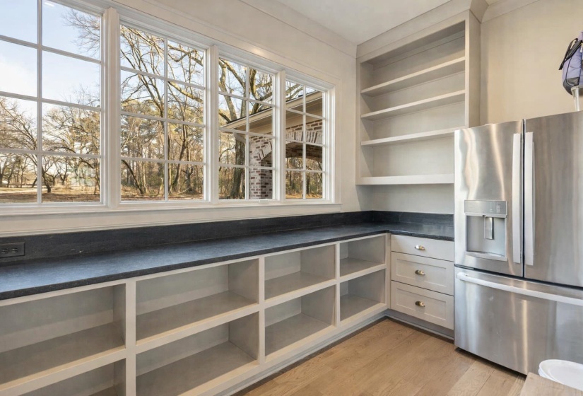 9713 POPLAR AVE, Germantown, Tennessee 38139, 4 Bedroom Bedrooms, 11 Room Rooms,4.1 BathroomBathrooms,Residential,For Sale,POPLAR,0,10213300