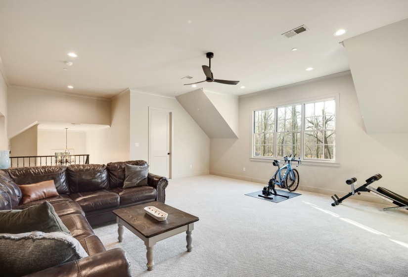 9713 POPLAR AVE, Germantown, Tennessee 38139, 4 Bedroom Bedrooms, 11 Room Rooms,4.1 BathroomBathrooms,Residential,For Sale,POPLAR,0,10213300