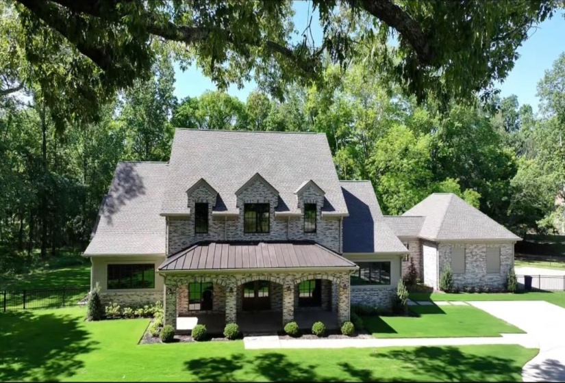 9713 POPLAR AVE, Germantown, Tennessee 38139, 4 Bedroom Bedrooms, 11 Room Rooms,4.1 BathroomBathrooms,Residential,For Sale,POPLAR,0,10213300