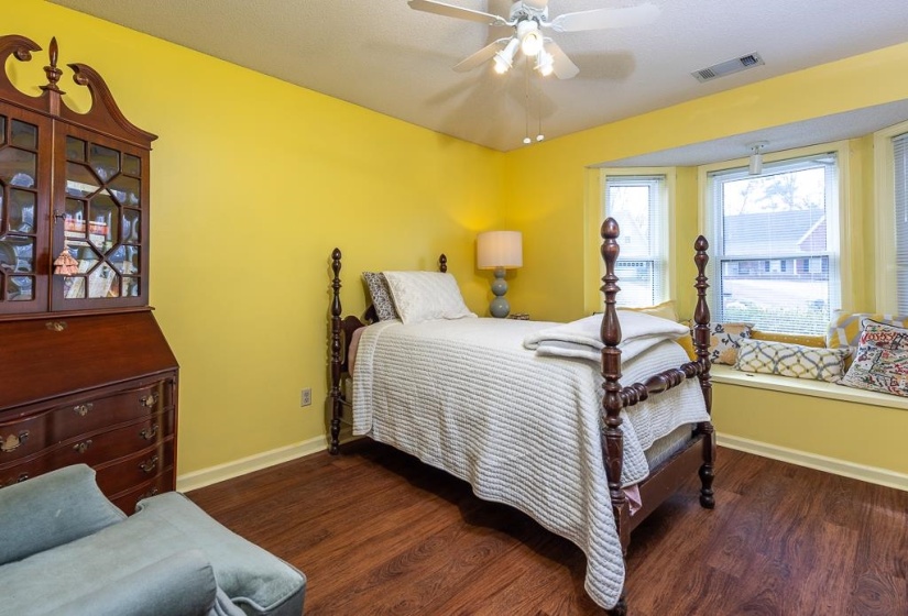 1450 KILLDEER CV, Memphis, Tennessee 38016, 5 Bedrooms Bedrooms, 9 Rooms Rooms,3 BathroomsBathrooms,Residential,For Sale,KILLDEER,10213616