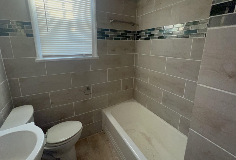 1026 STONEWALL ST, Memphis, Tennessee 38107, 3 Bedrooms Bedrooms, 6 Rooms Rooms,1 BathroomBathrooms,Residential,For Sale,STONEWALL,10213618