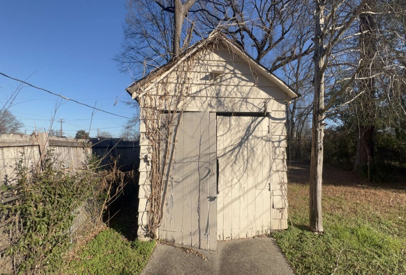 1026 STONEWALL ST, Memphis, Tennessee 38107, 3 Bedrooms Bedrooms, 6 Rooms Rooms,1 BathroomBathrooms,Residential,For Sale,STONEWALL,10213618