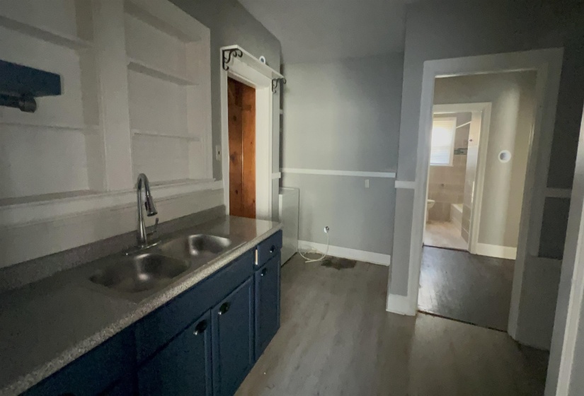 1026 STONEWALL ST, Memphis, Tennessee 38107, 3 Bedrooms Bedrooms, 6 Rooms Rooms,1 BathroomBathrooms,Residential,For Sale,STONEWALL,10213618