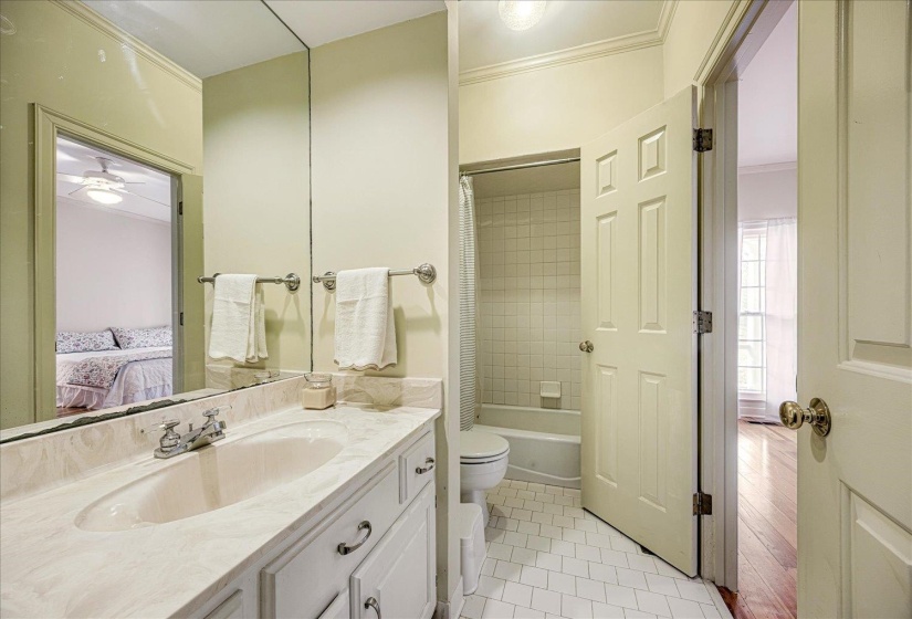 5088 GERMANTOWN RD, Unicorp/Memphis, Tennessee 38141, 4 Bedrooms Bedrooms, 9 Rooms Rooms,3.1 BathroomsBathrooms,Residential,For Sale,GERMANTOWN,10213629